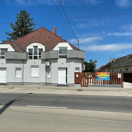 Lelle Centrum Vendégház Balatonlelle Esterno foto